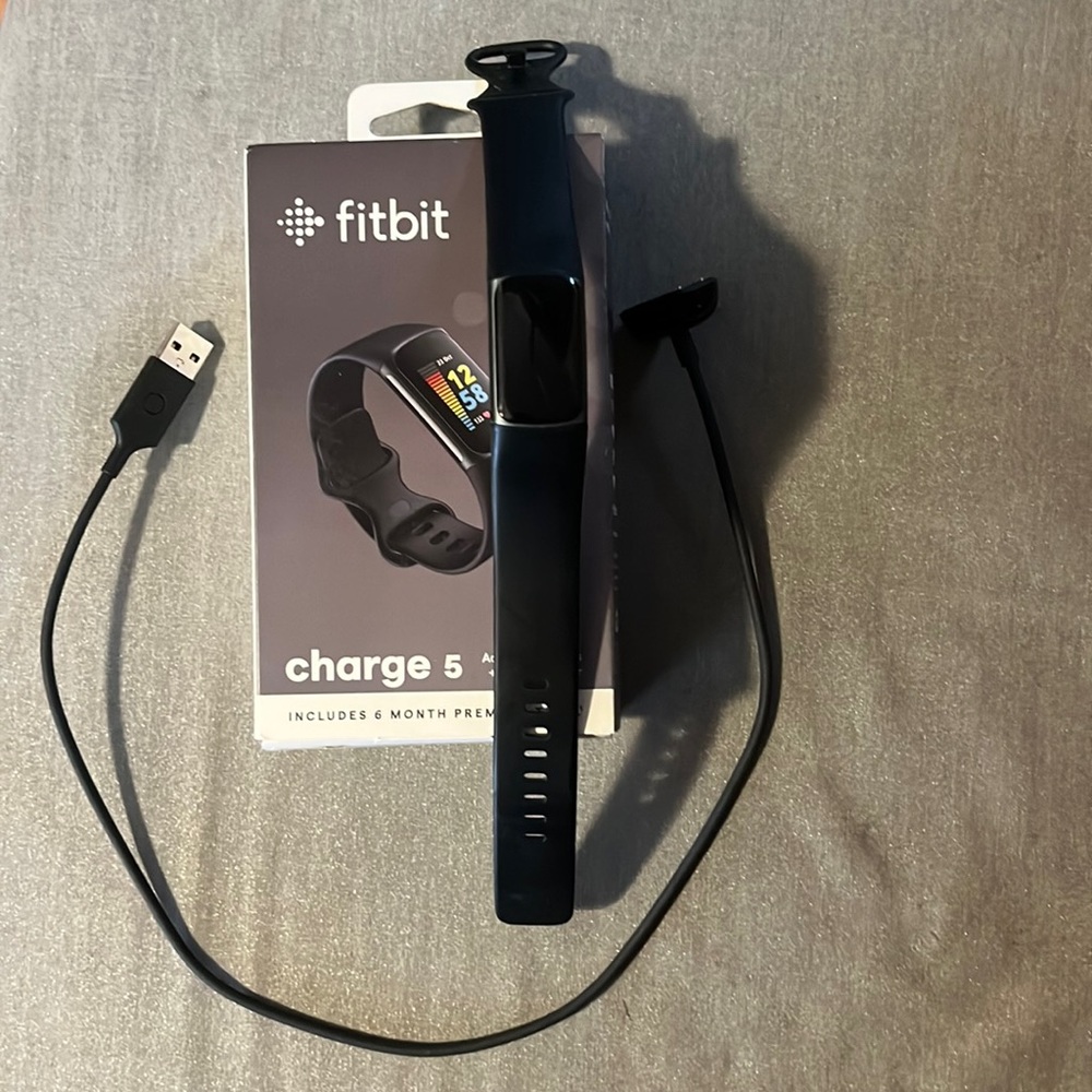 Fitbit Charge 5